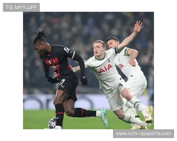 天空体育新协议允许镜头进入更衣室 曼联成为焦点引发关注